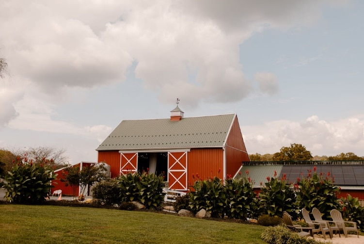 TURNING YOUR BARN WEDDING INTO AN EXCEPTIONAL EXPERIENCE FOR YOUR GUESTS